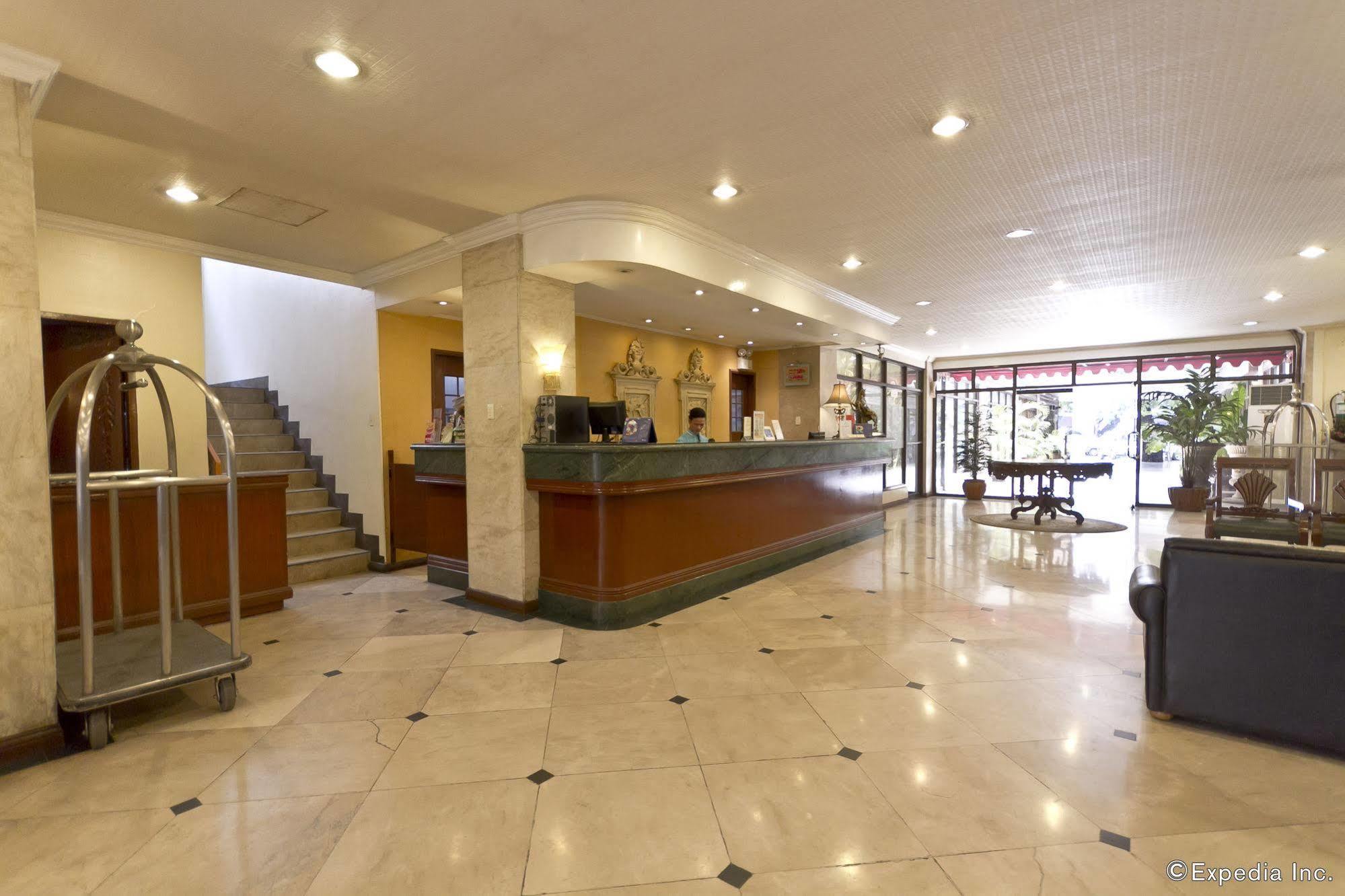 Diplomat Hotel 2*